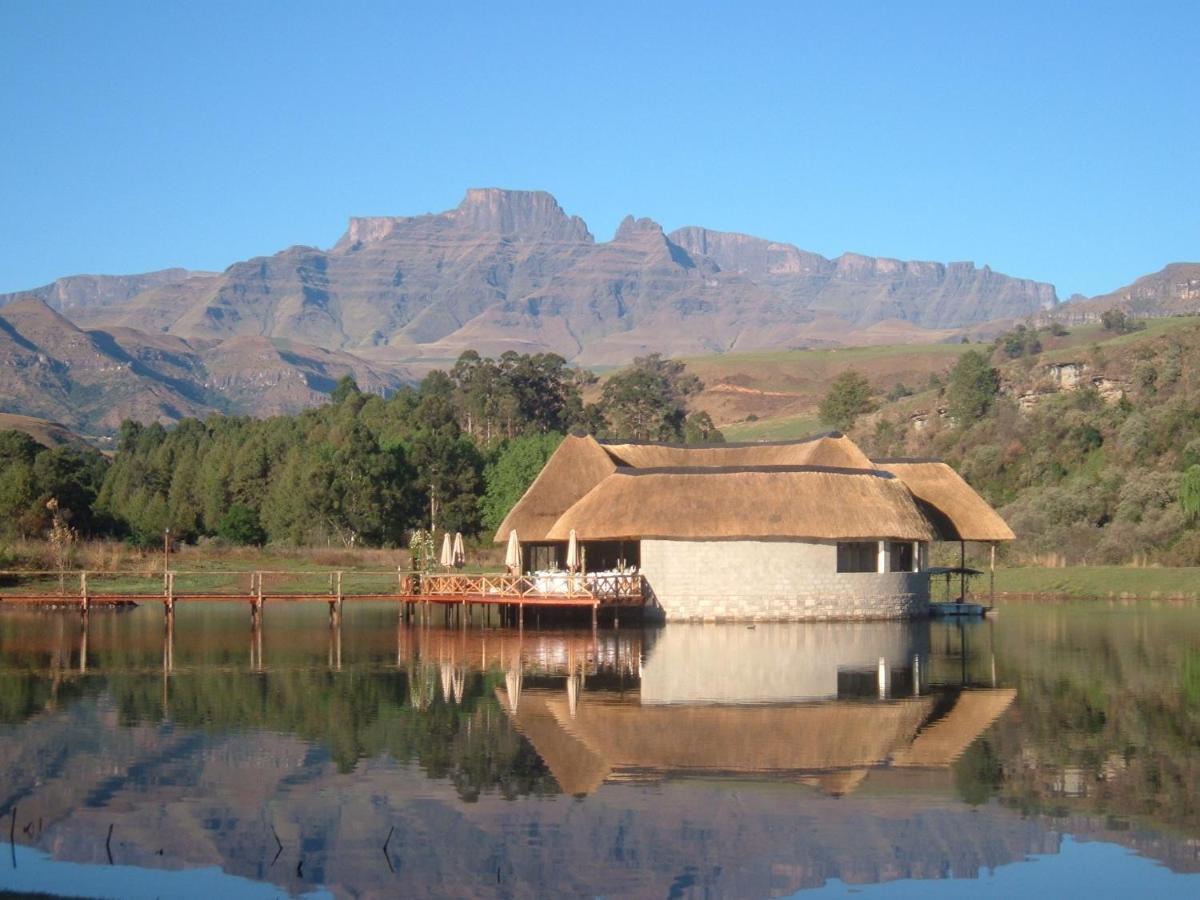 Dragon Peaks Mountain Resort Champagne Valley Экстерьер фото