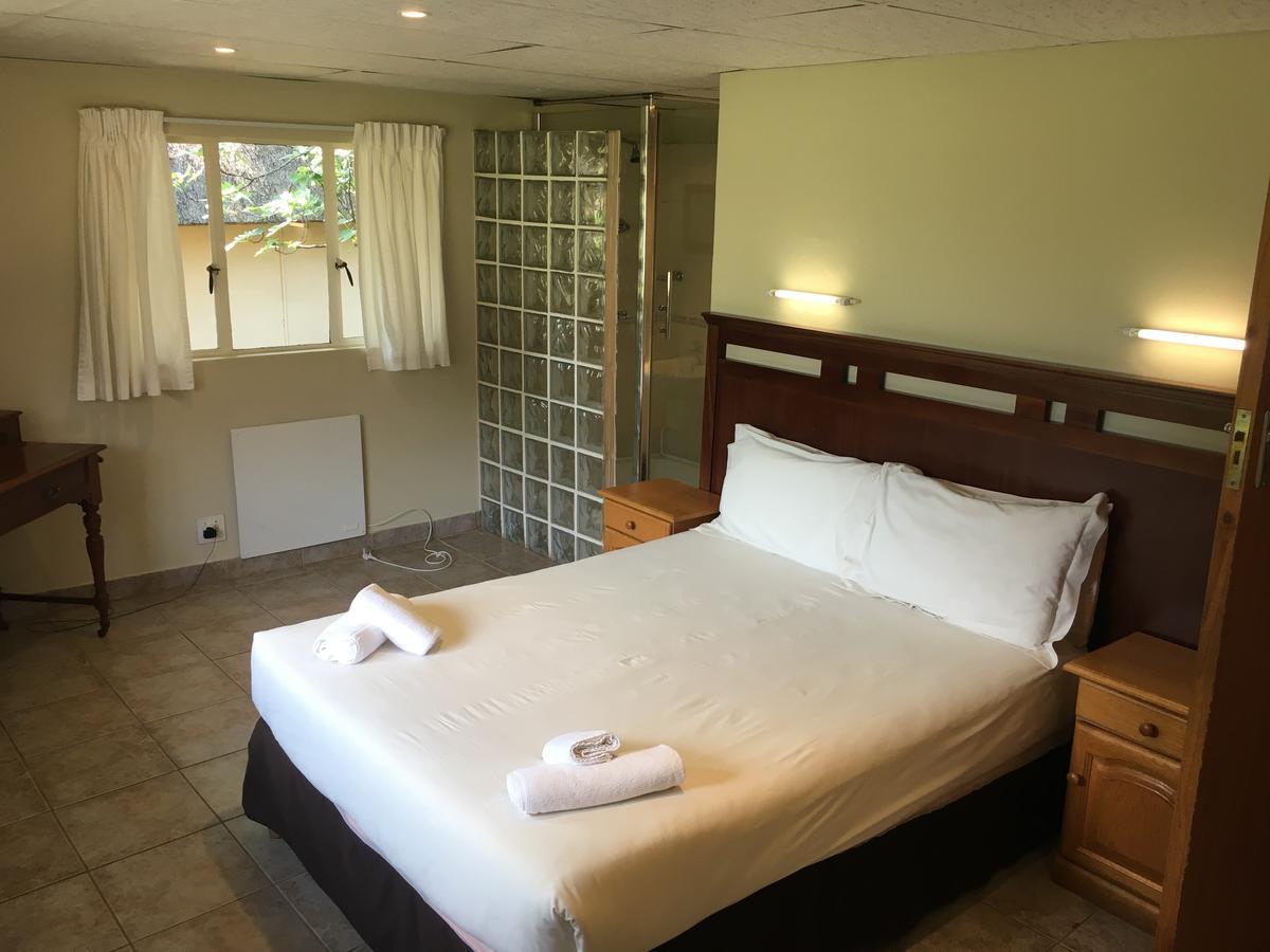 Dragon Peaks Mountain Resort Champagne Valley Экстерьер фото