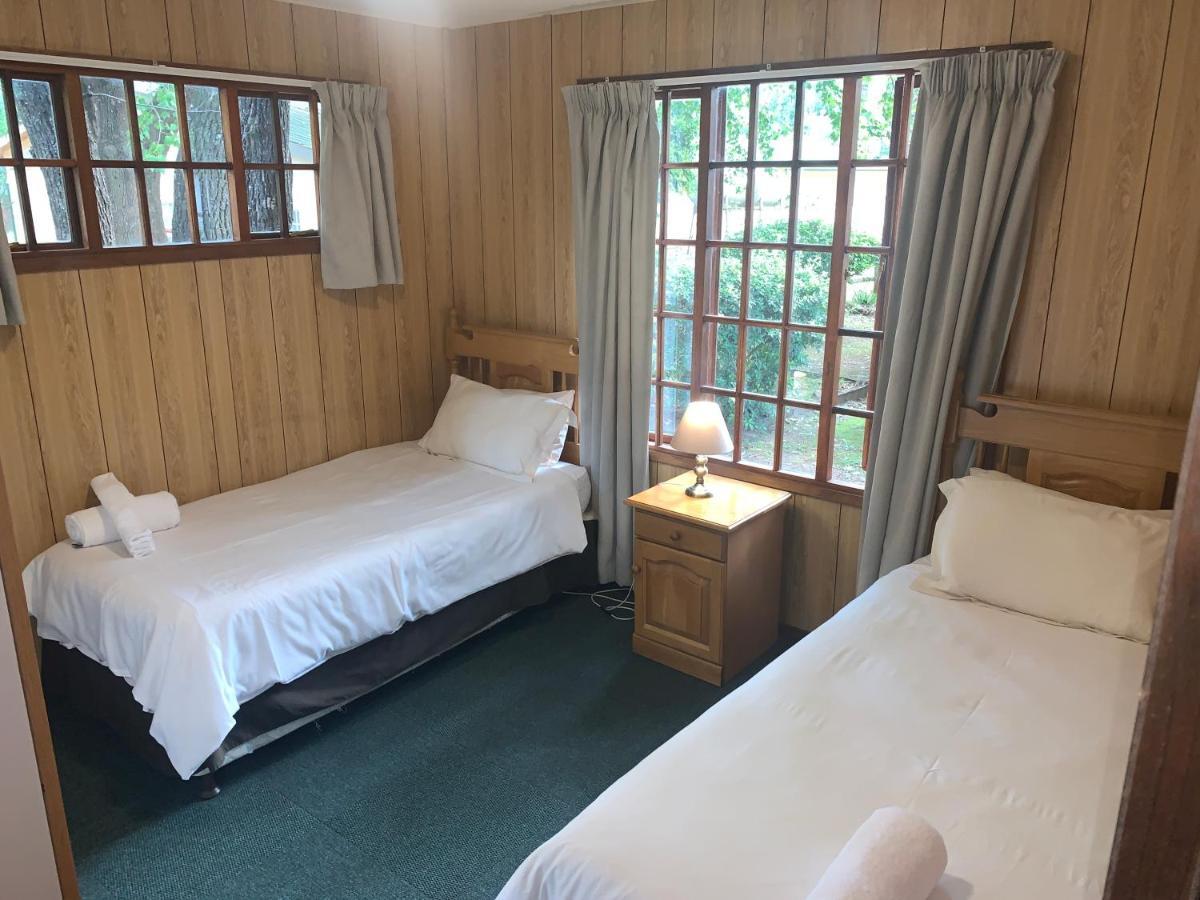 Dragon Peaks Mountain Resort Champagne Valley Экстерьер фото